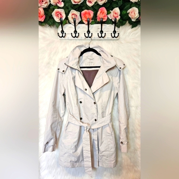 Essentials Sealed Seams Water Resistant Trench Coat w/Belt - Picture 4 of 8